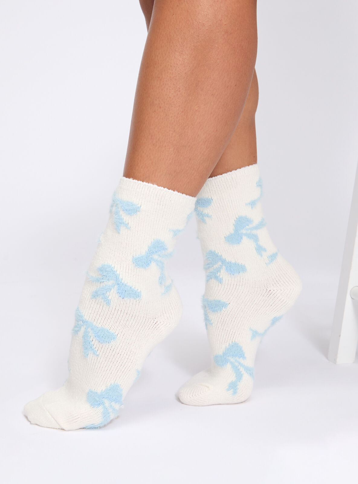 Bow fluffy ankle socks - Ivory Mix